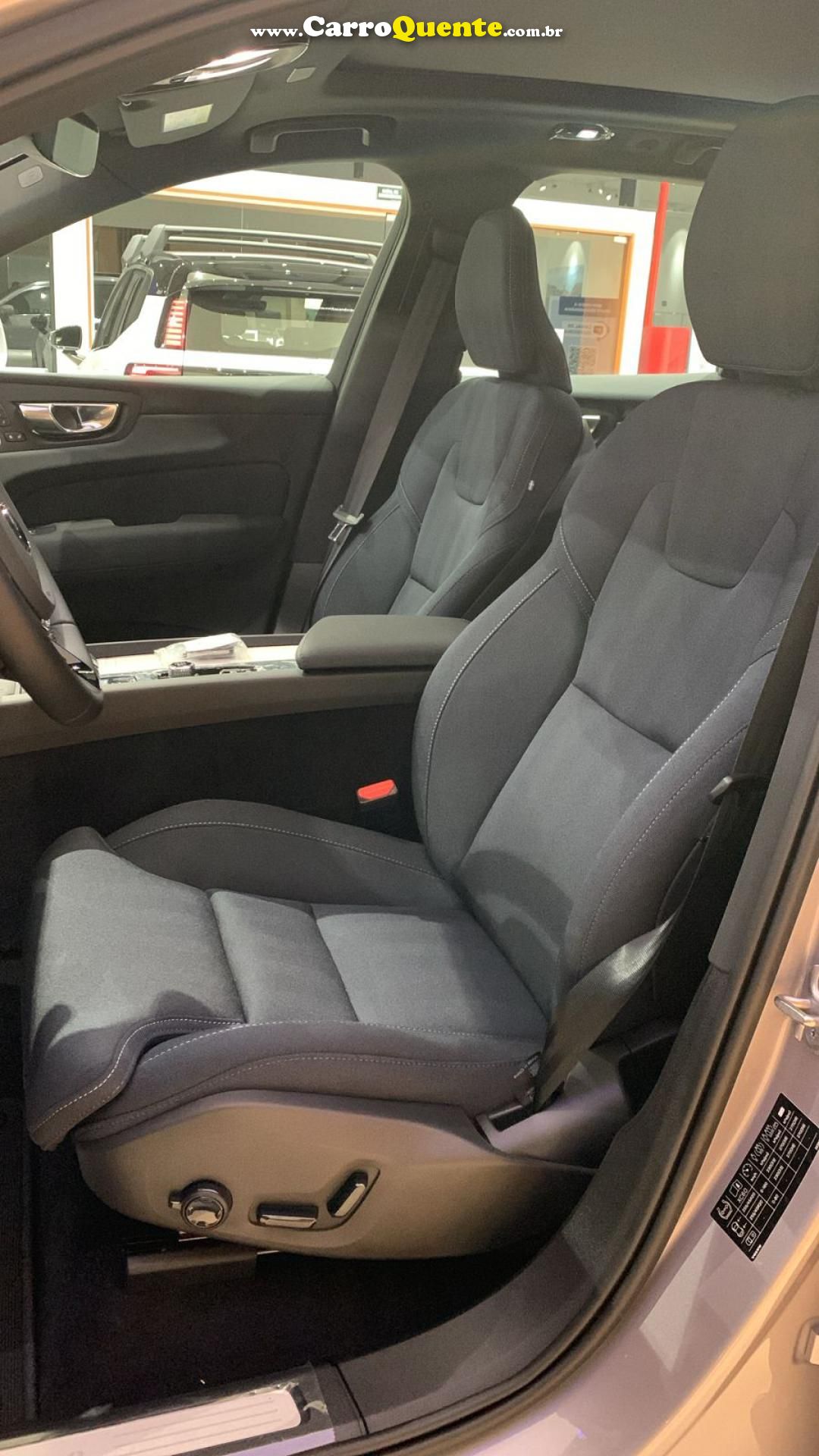 VOLVO   ULTRA   PRATA 2026 2.0 GASOLINA E ELÉTRICO - Loja