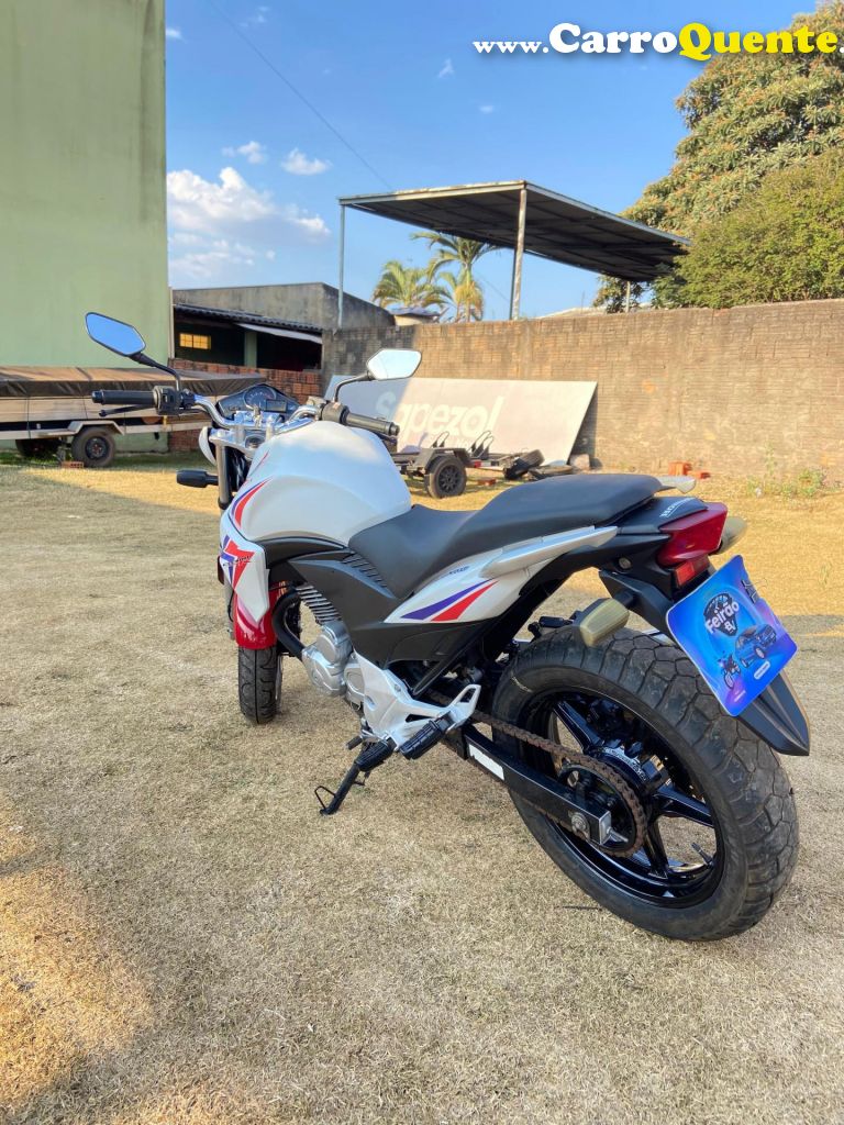 HONDA   CB 300R 300R FLEX   BRANCO 2015 300cc GASOLINA - Loja
