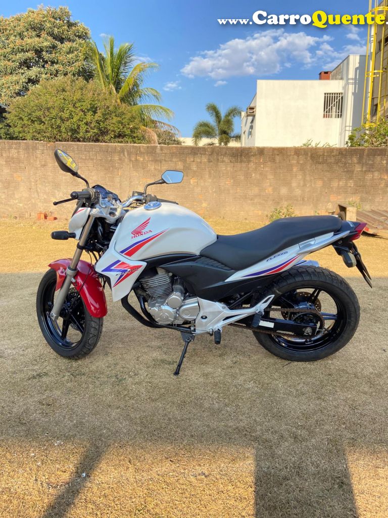 HONDA   CB 300R 300R FLEX   BRANCO 2015 300cc GASOLINA - Loja