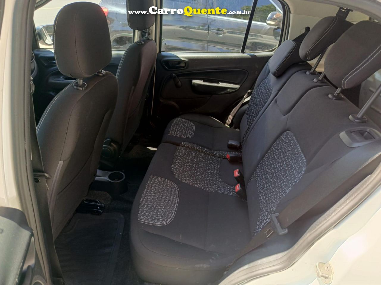 FIAT   UNO ATTRACTIVE 1.0 FIRE FLEX 8V 5P   BRANCO 2021 1.0 FLEX - Loja