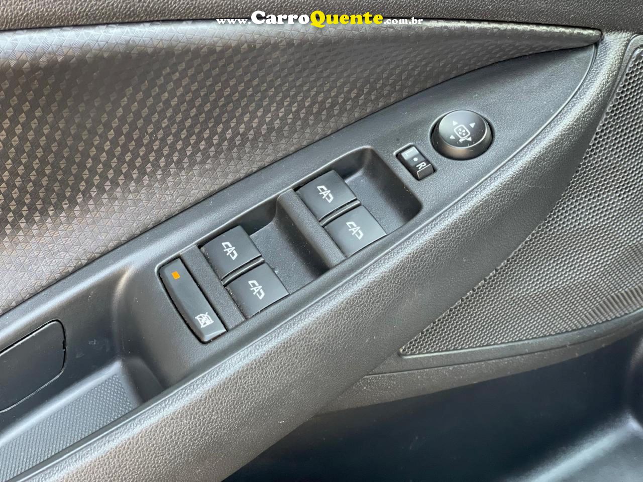 CHEVROLET   ONIX HATCH LT 1.0 12V TB FLEX 5P MEC.   BRANCO 2020 1.0 FLEX - Loja