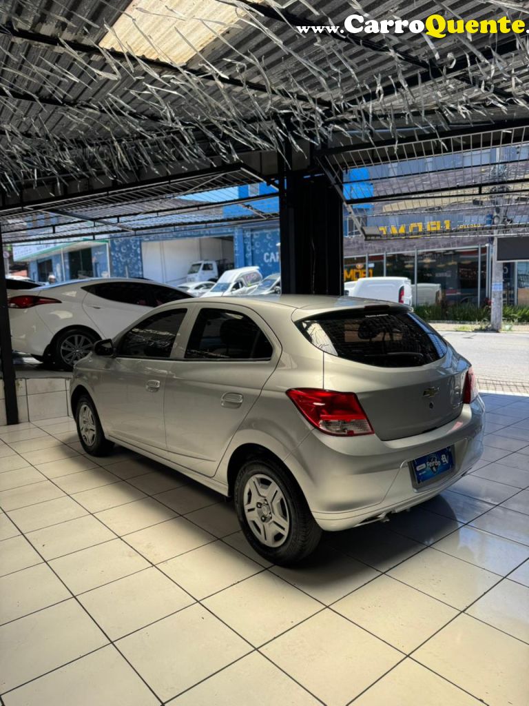 CHEVROLET   ONIX HATCH LT 1.0 8V FLEXPOWER 5P MEC.   PRATA 2015 1.0 FLEX - Loja