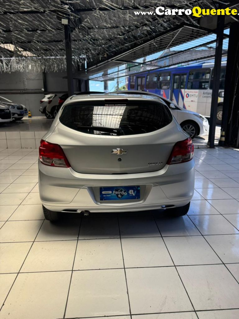 CHEVROLET   ONIX HATCH LT 1.0 8V FLEXPOWER 5P MEC.   PRATA 2015 1.0 FLEX - Loja