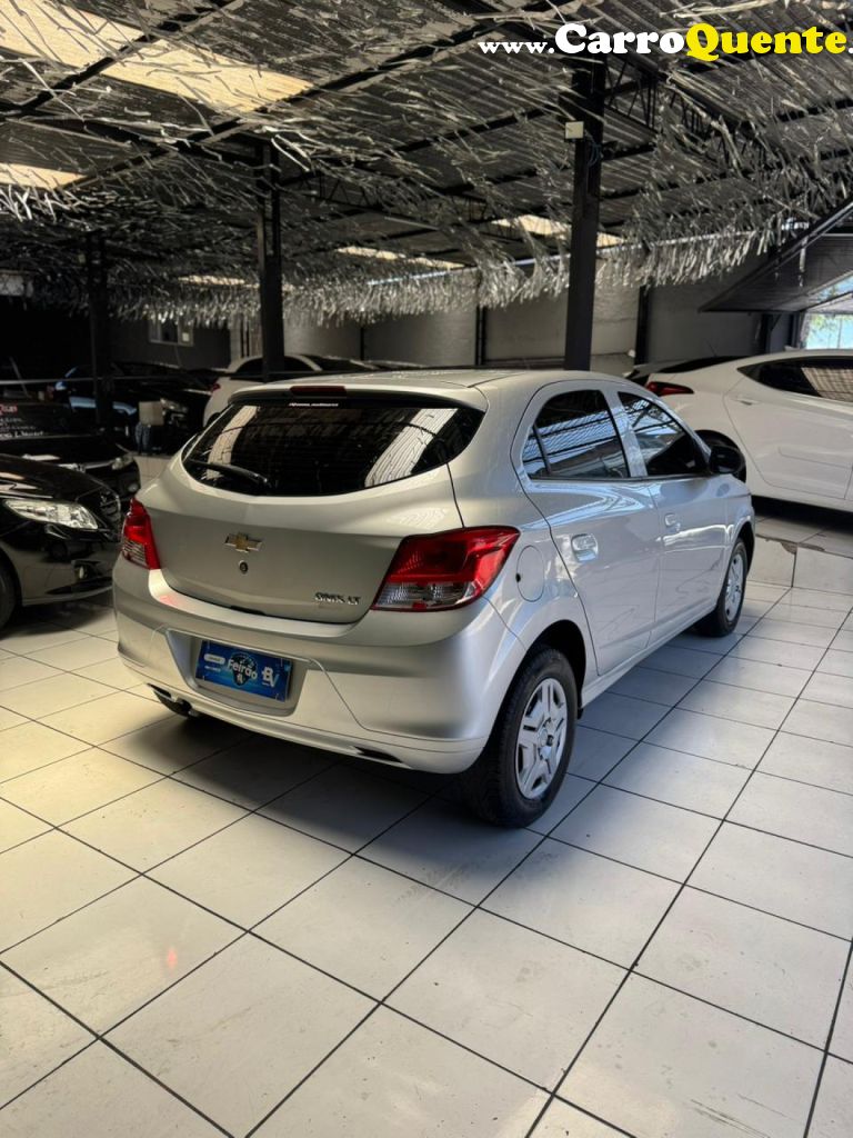CHEVROLET   ONIX HATCH LT 1.0 8V FLEXPOWER 5P MEC.   PRATA 2015 1.0 FLEX - Loja