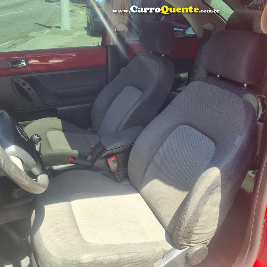 VOLKSWAGEN   NEW BEETLE 2.0 MI MEC.AUT.   VERMELHO 2007 2.0 GASOLINA - Loja