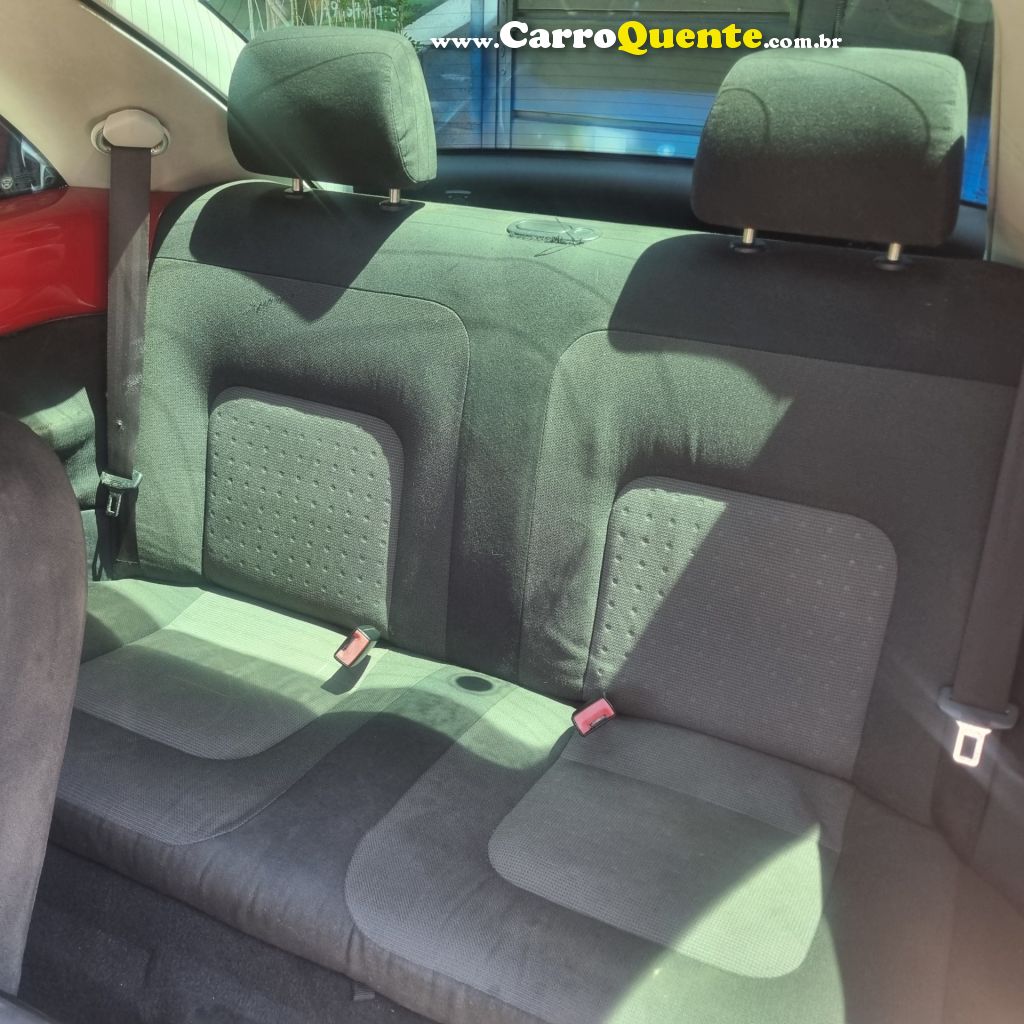 VOLKSWAGEN   NEW BEETLE 2.0 MI MEC.AUT.   VERMELHO 2007 2.0 GASOLINA - Loja
