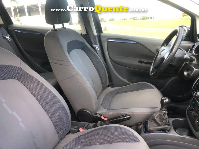 Fiat PUNTO 1.4 ATTRACTIVE 8V FLEX 4P MANUAL - Loja