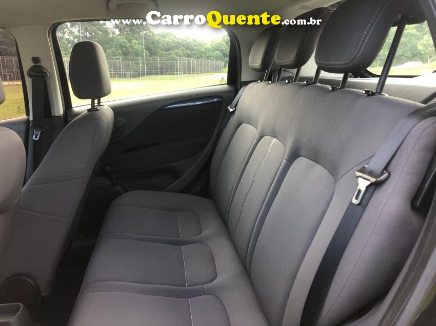 Fiat PUNTO 1.4 ATTRACTIVE 8V FLEX 4P MANUAL - Loja