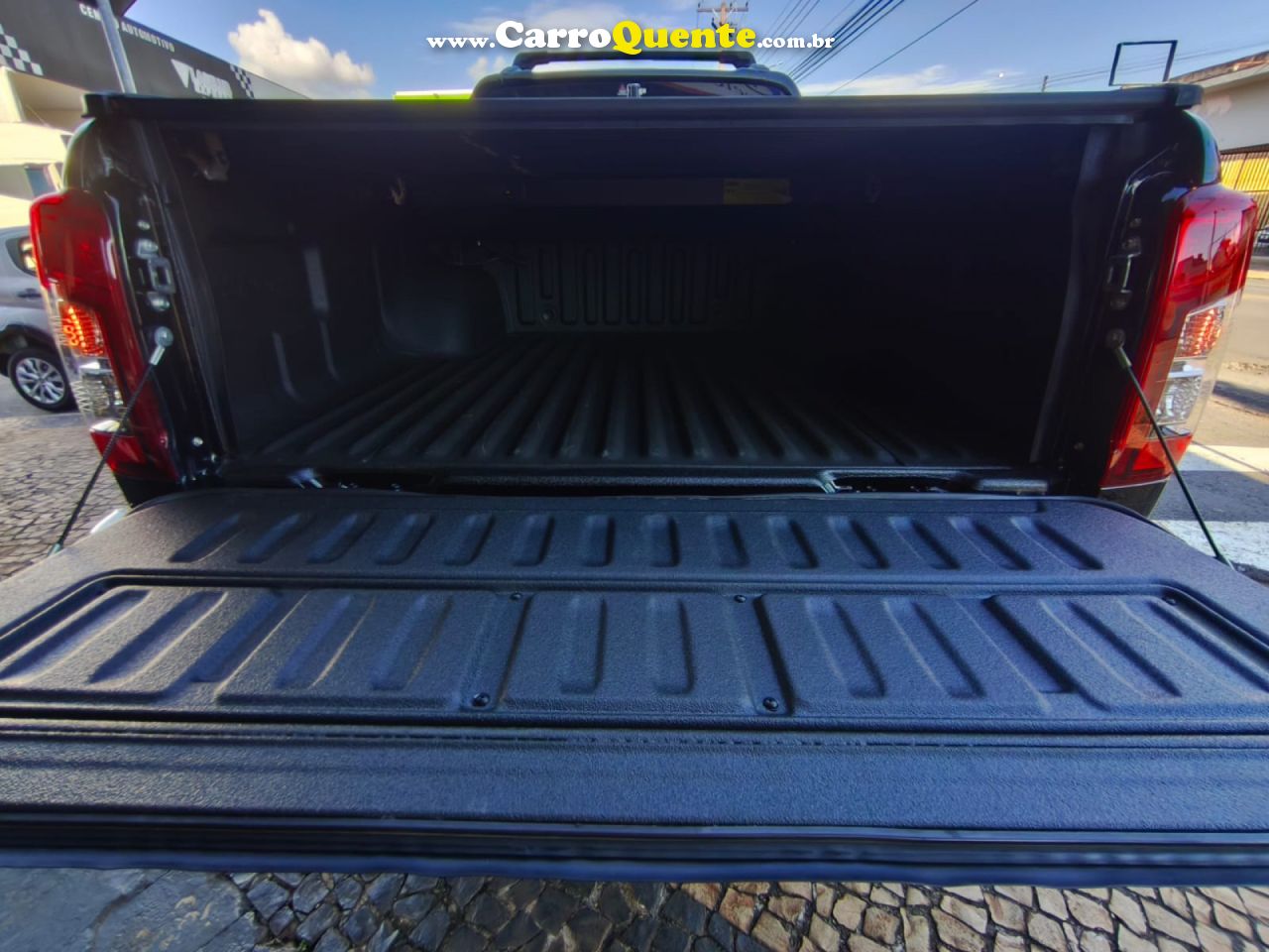 MITSUBISHI   L200 TRITON SPORT HPE 2.4 CD DIESEL AUT.   PRETO 2025 2.4 DIESEL - Loja