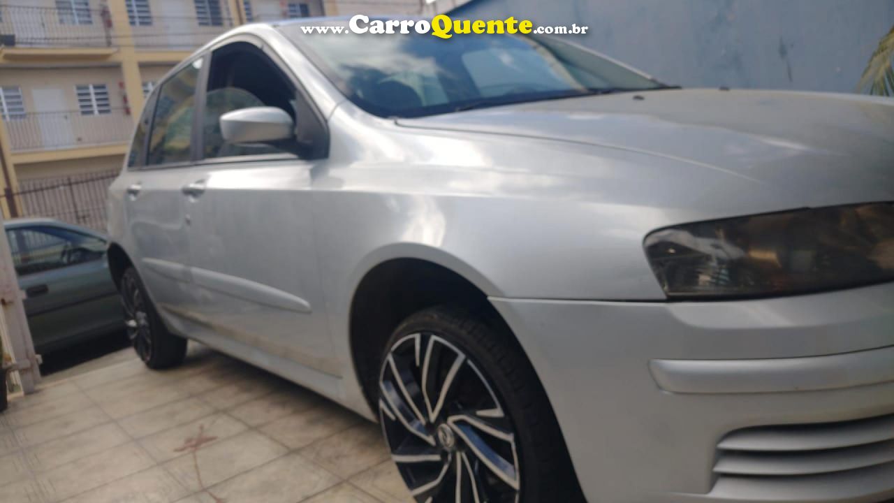 FIAT   STILO 1.8 1.8 SP CONNECT 16V 122CV 5P   PRATA 2003 1.8 GASOLINA - Loja