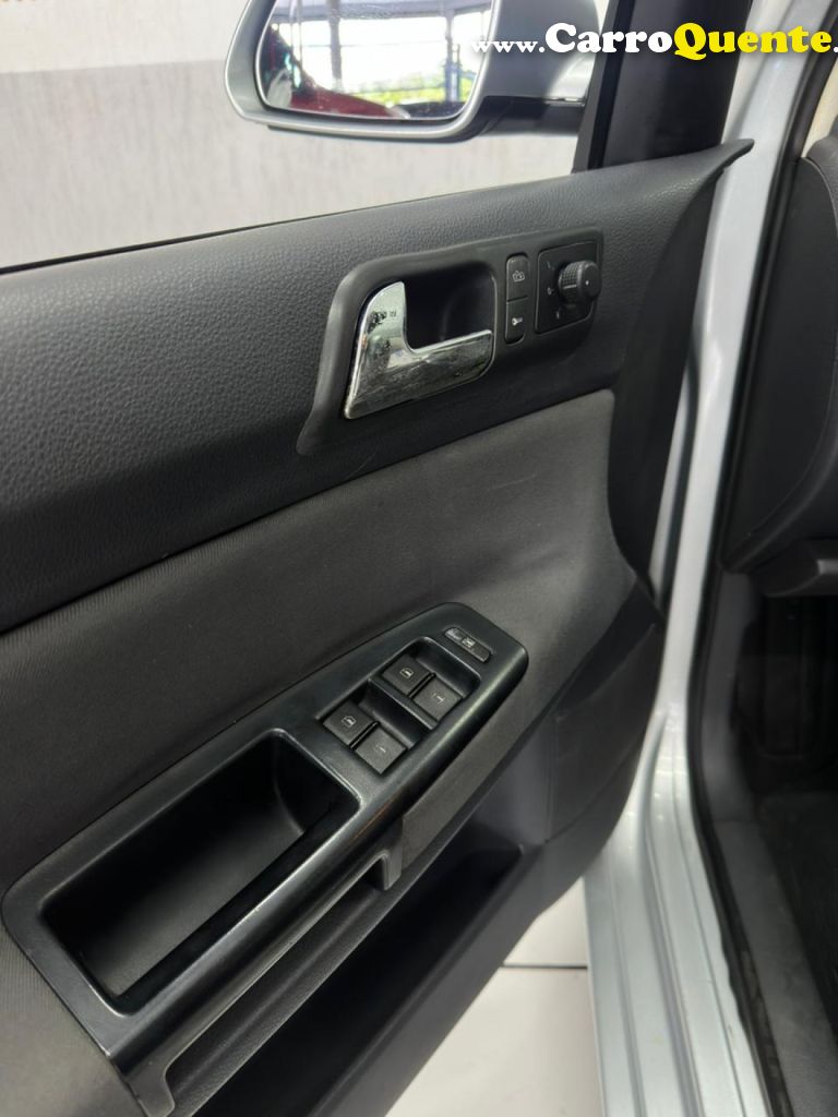 VOLKSWAGEN   POLO SED. COMFORT. 1.6 MI TOT. FLEX 8V   PRATA 2011 1.6 FLEX - Loja