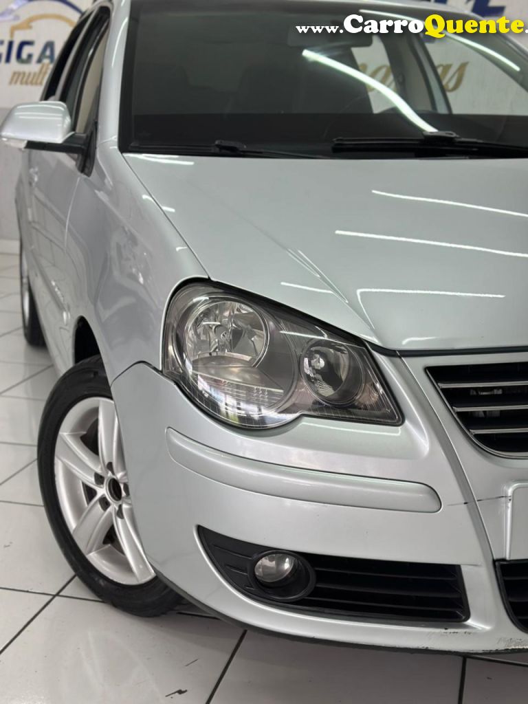 VOLKSWAGEN   POLO SED. COMFORT. 1.6 MI TOT. FLEX 8V   PRATA 2011 1.6 FLEX - Loja