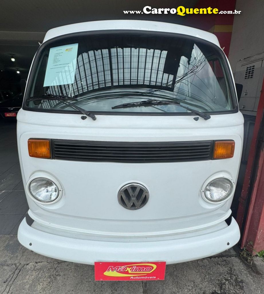 VOLKSWAGEN   KOMBI   BRANCO 1999 1.6 GASOLINA - Loja