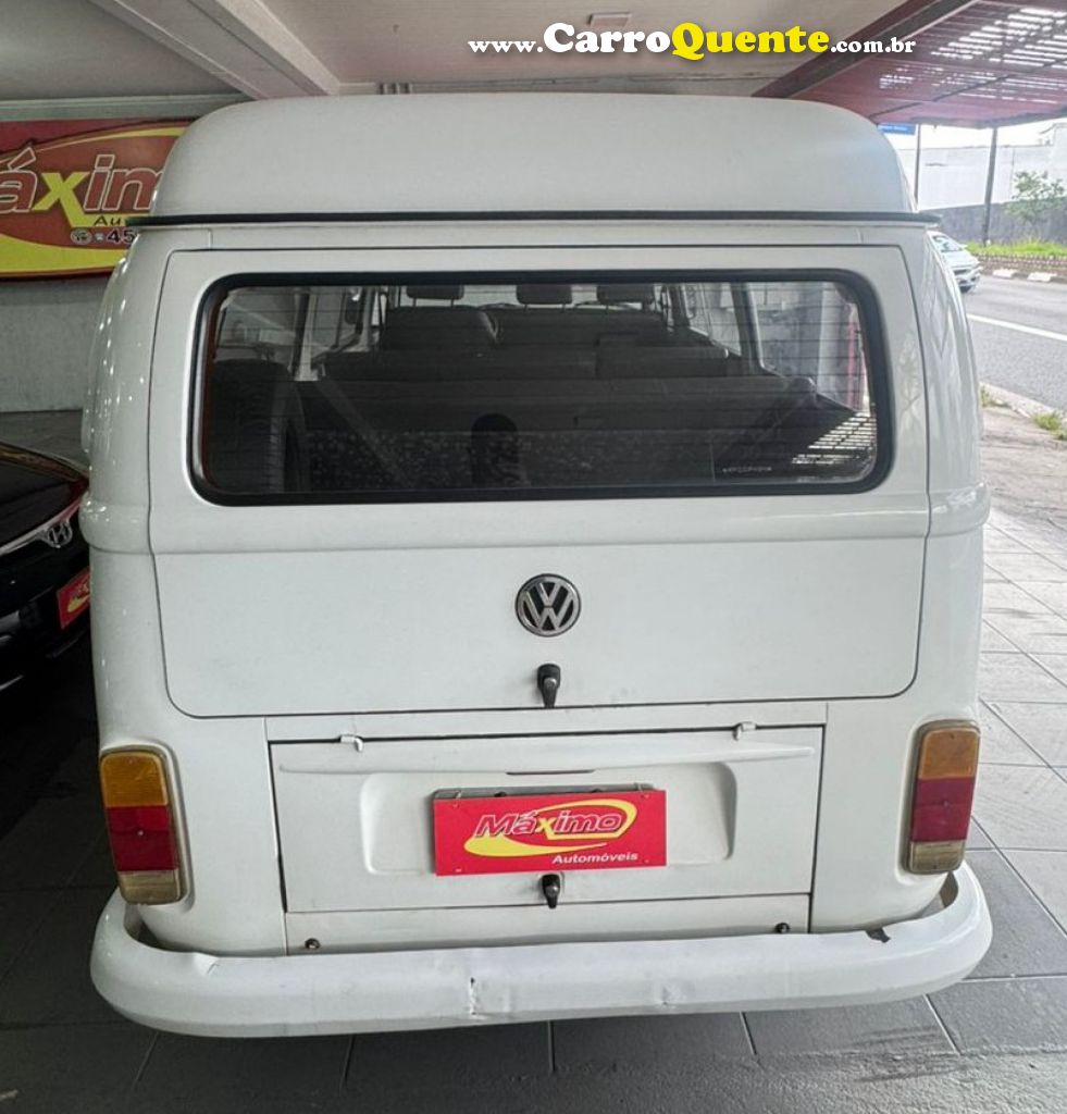 VOLKSWAGEN   KOMBI   BRANCO 1999 1.6 GASOLINA - Loja