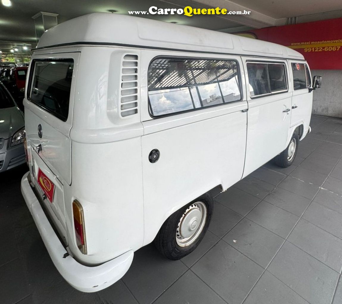 VOLKSWAGEN   KOMBI   BRANCO 1999 1.6 GASOLINA - Loja