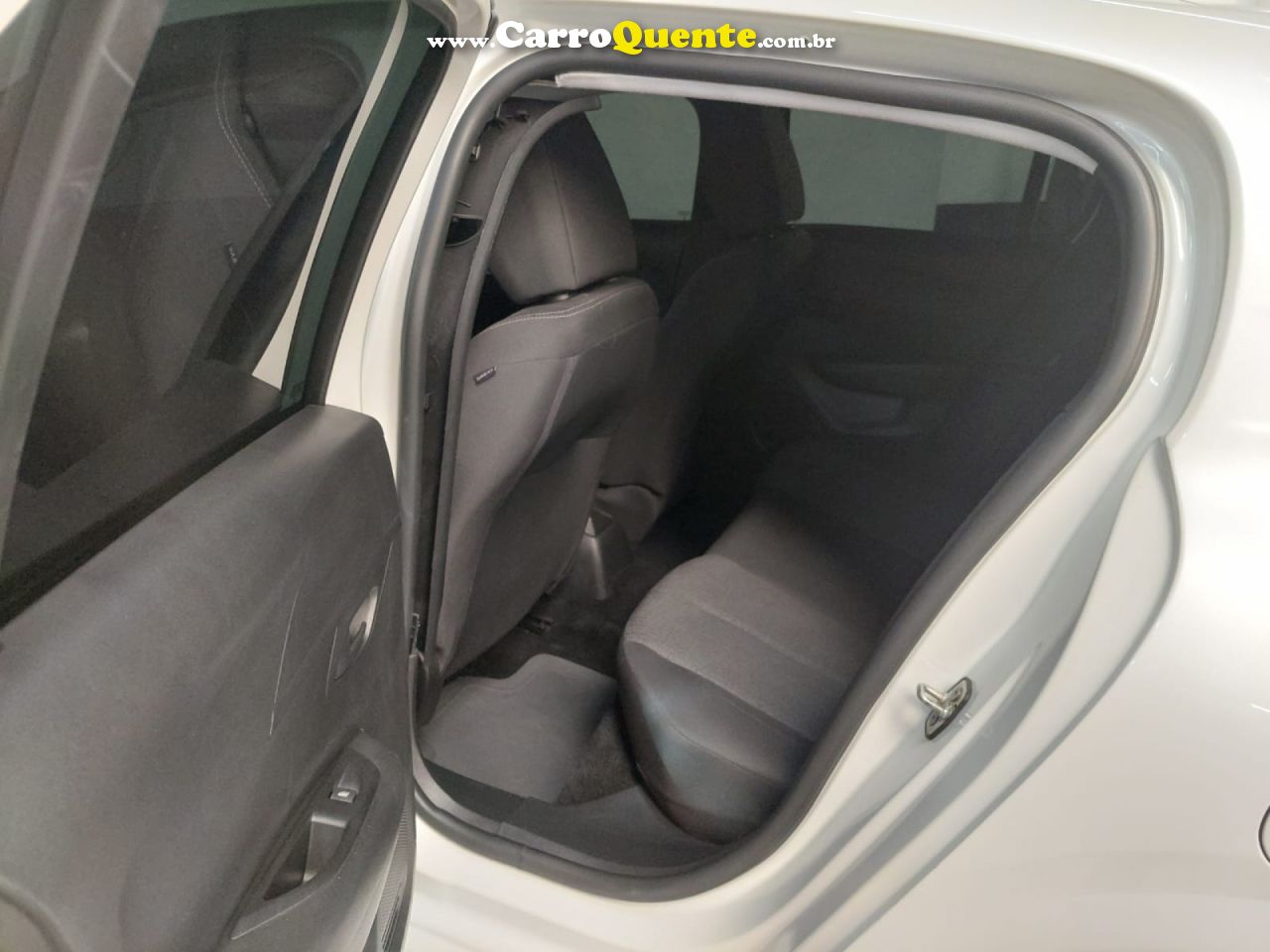 PEUGEOT   208 ACTIVE 1.6 FLEX 16V 5P AUT.   BRANCO 2023 1.6 FLEX - Loja