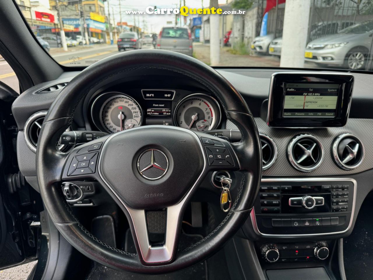 MERCEDES-BENZ   GLA 200 STYLE 1.6 TB 16VFLEX AUT.   PRETO 2015 1.6 FLEX - Loja
