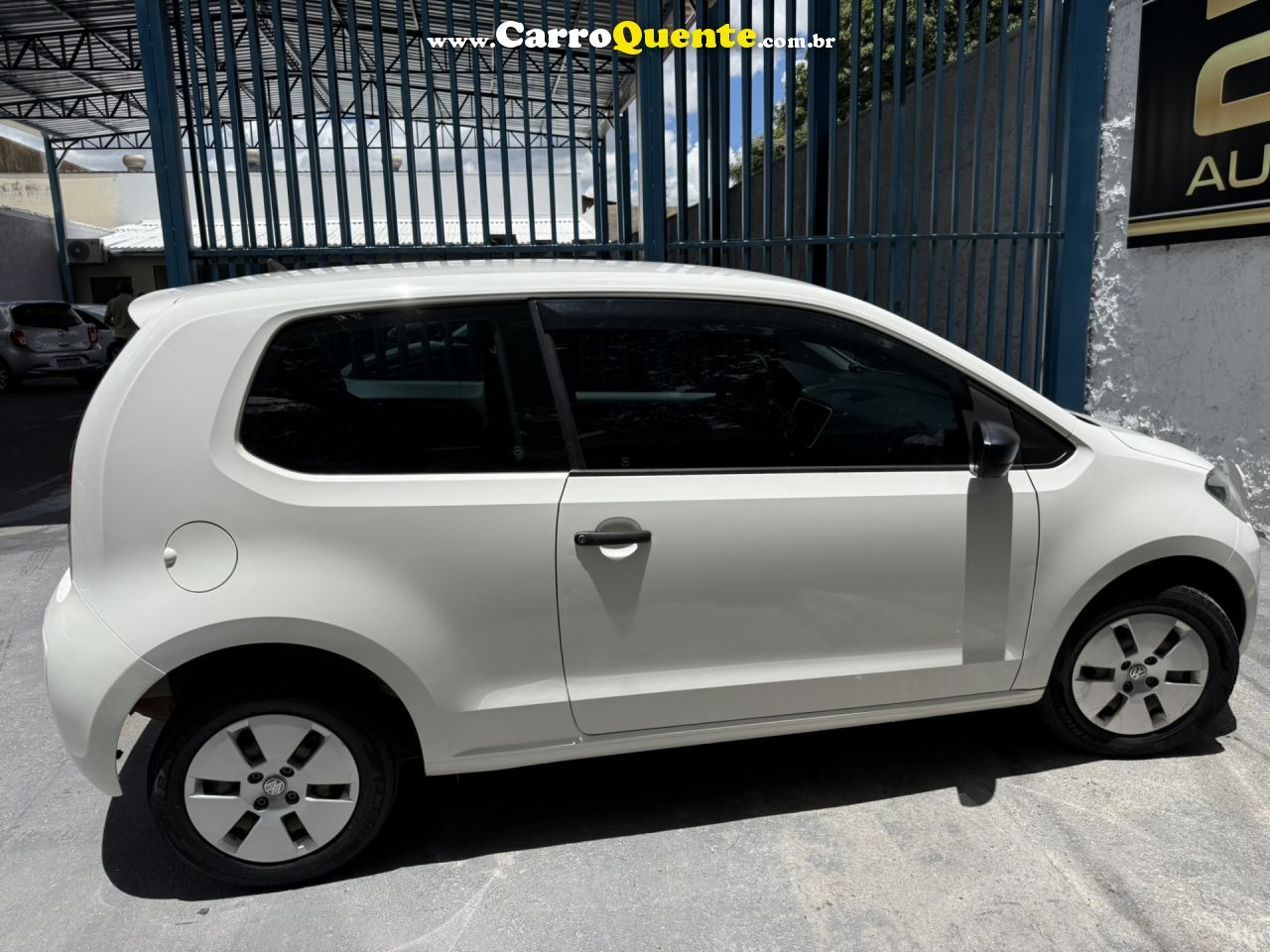 VOLKSWAGEN   UP! TAKE 1.0 T. FLEX 12V 3P   BRANCO 2017 1.0 FLEX - Loja
