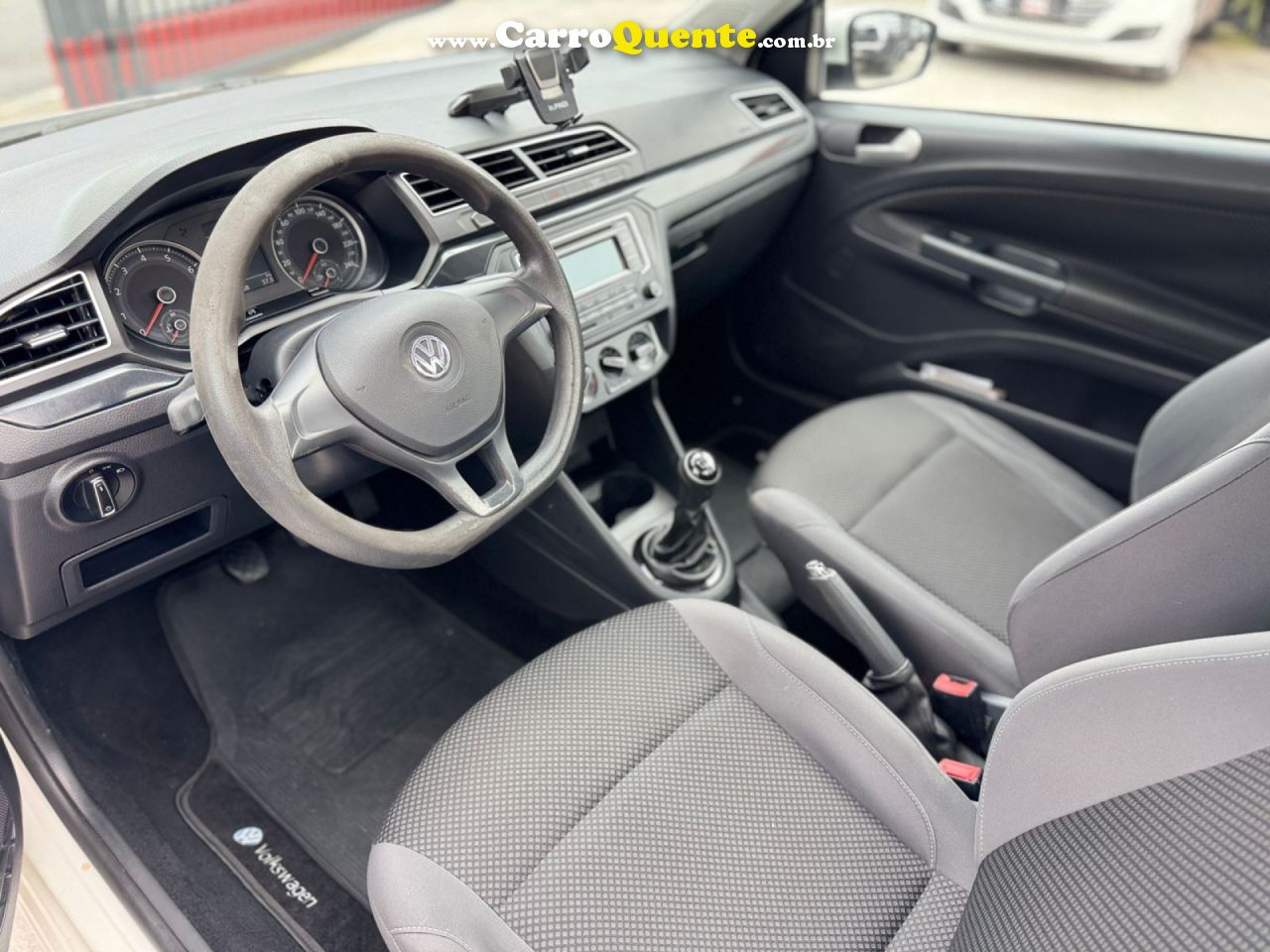 VOLKSWAGEN   SAVEIRO TRENDLINE 1.6 T.FLEX 8V   BRANCO 2019 1.6 GASOLINA - Loja