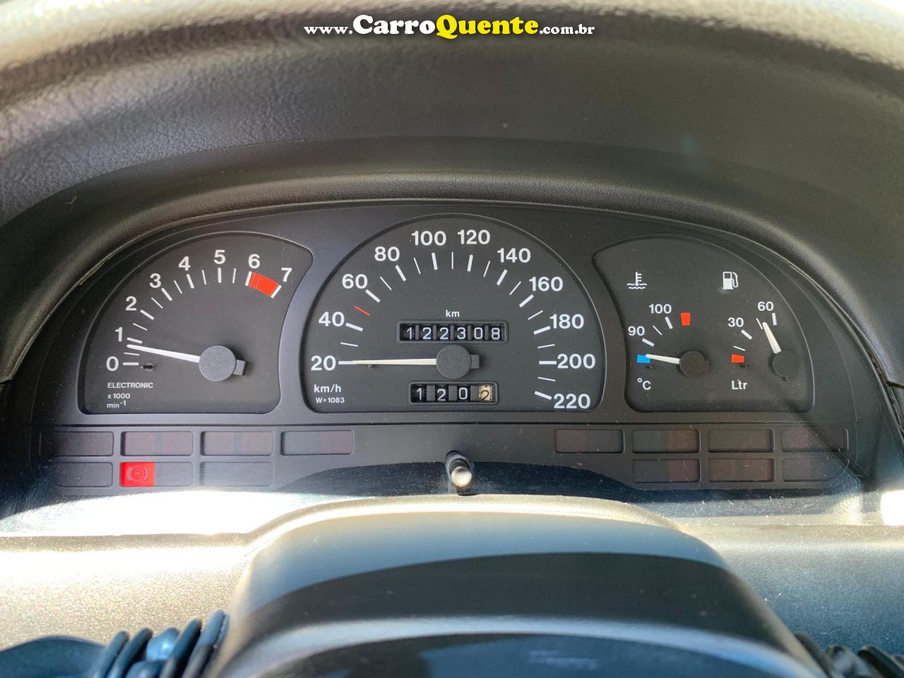 CHEVROLET   VECTRA GLSEXPRES.2.2 2.0 E 2.0 CD 8V   CINZA 1994 2.0 GASOLINA - Loja