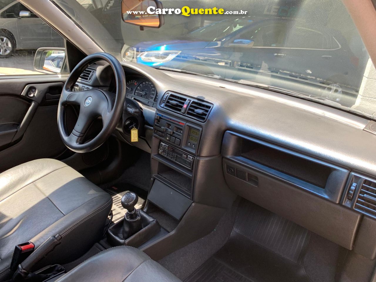 CHEVROLET   VECTRA GLSEXPRES.2.2 2.0 E 2.0 CD 8V   CINZA 1994 2.0 GASOLINA - Loja