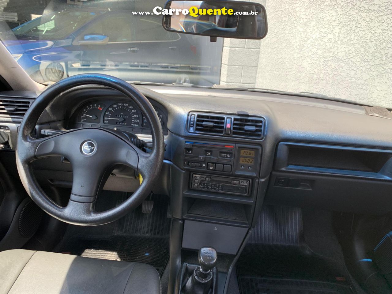 CHEVROLET   VECTRA GLSEXPRES.2.2 2.0 E 2.0 CD 8V   CINZA 1994 2.0 GASOLINA - Loja