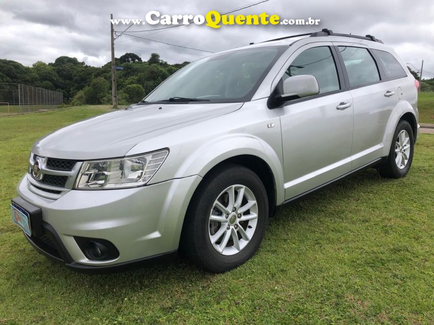 Fiat FREEMONT 2.4 PRECISION 16V GASOLINA 4P AUTOMÁTICO - Loja