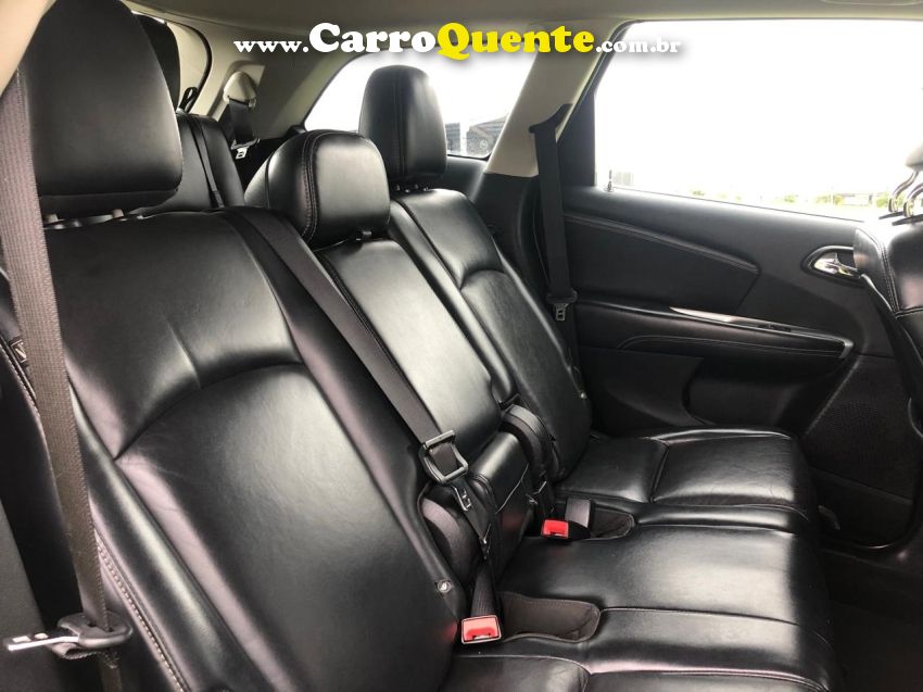 Fiat FREEMONT 2.4 PRECISION 16V GASOLINA 4P AUTOMÁTICO - Loja