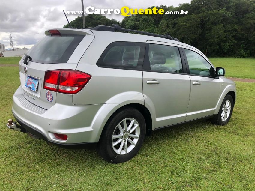 Fiat FREEMONT 2.4 PRECISION 16V GASOLINA 4P AUTOMÁTICO - Loja
