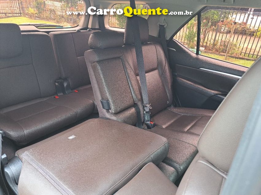 Toyota HILUX SW4 2.8 SRX 4X4 7 LUGARES 16V TURBO INTERCOOLER DIESEL 4P AUTOMÁTICO - Loja