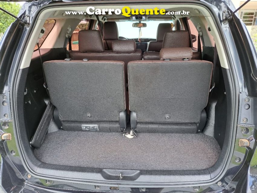 Toyota HILUX SW4 2.8 SRX 4X4 7 LUGARES 16V TURBO INTERCOOLER DIESEL 4P AUTOMÁTICO - Loja