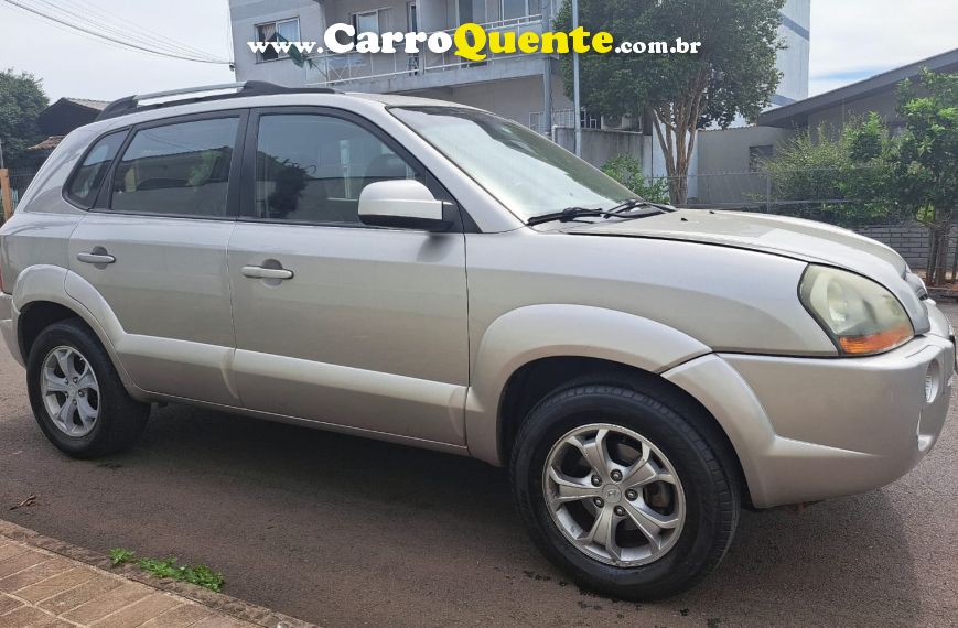 Hyundai TUCSON 2.0 MPFI GL 16V 142CV 2WD GASOLINA 4P AUTOMÁTICO - Loja