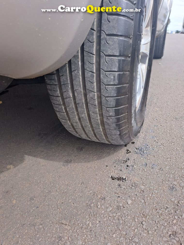Hyundai TUCSON 2.0 MPFI GL 16V 142CV 2WD GASOLINA 4P AUTOMÁTICO - Loja