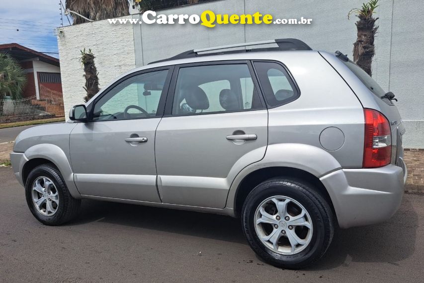 Hyundai TUCSON 2.0 MPFI GL 16V 142CV 2WD GASOLINA 4P AUTOMÁTICO - Loja