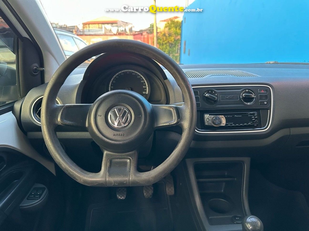 VOLKSWAGEN UP 1.0 MPI TAKE UP 12V 2015 - Loja