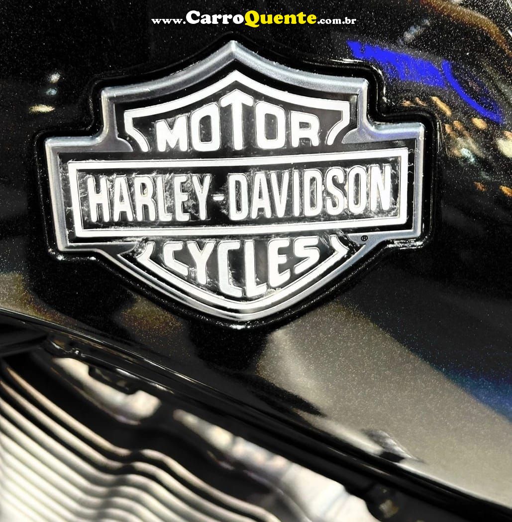HARLEY-DAVIDSON V ROD MUSCLE 2015 - Loja