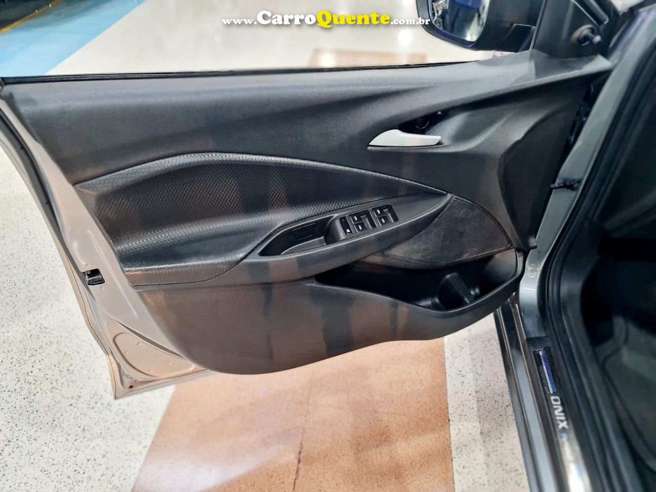CHEVROLET ONIX 1.0 TURBO PLUS 2022 - Loja
