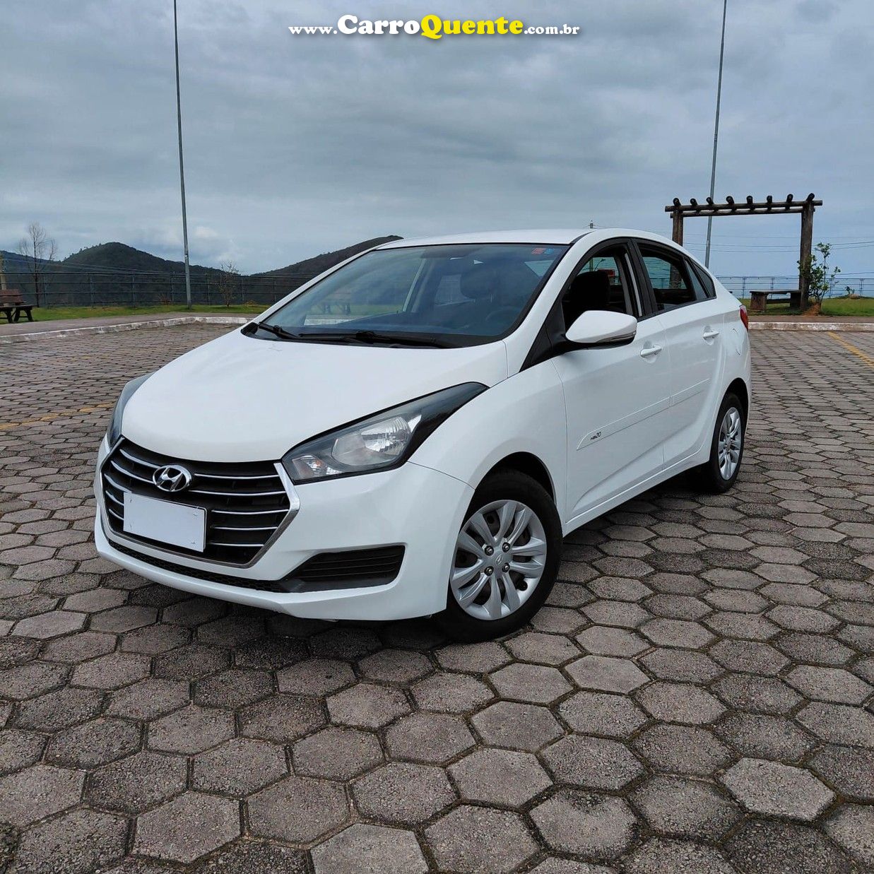 HYUNDAI HB20S 1.6 COMFORT PLUS 16V 2018 - Loja