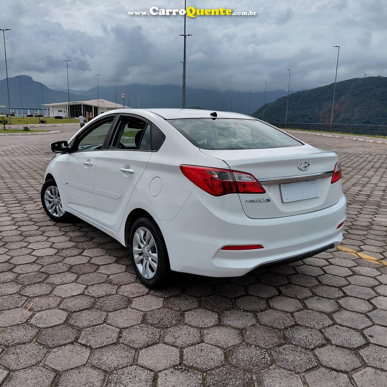 HYUNDAI HB20S 1.6 COMFORT PLUS 16V 2018 - Loja