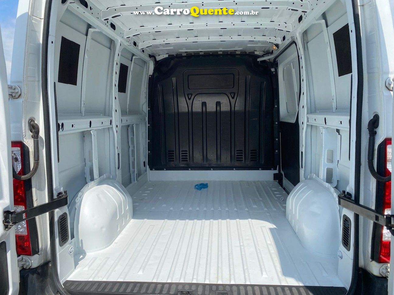 RENAULT MASTER 2.3 DCI GRAND FURGAO L2H2 2022 - Loja