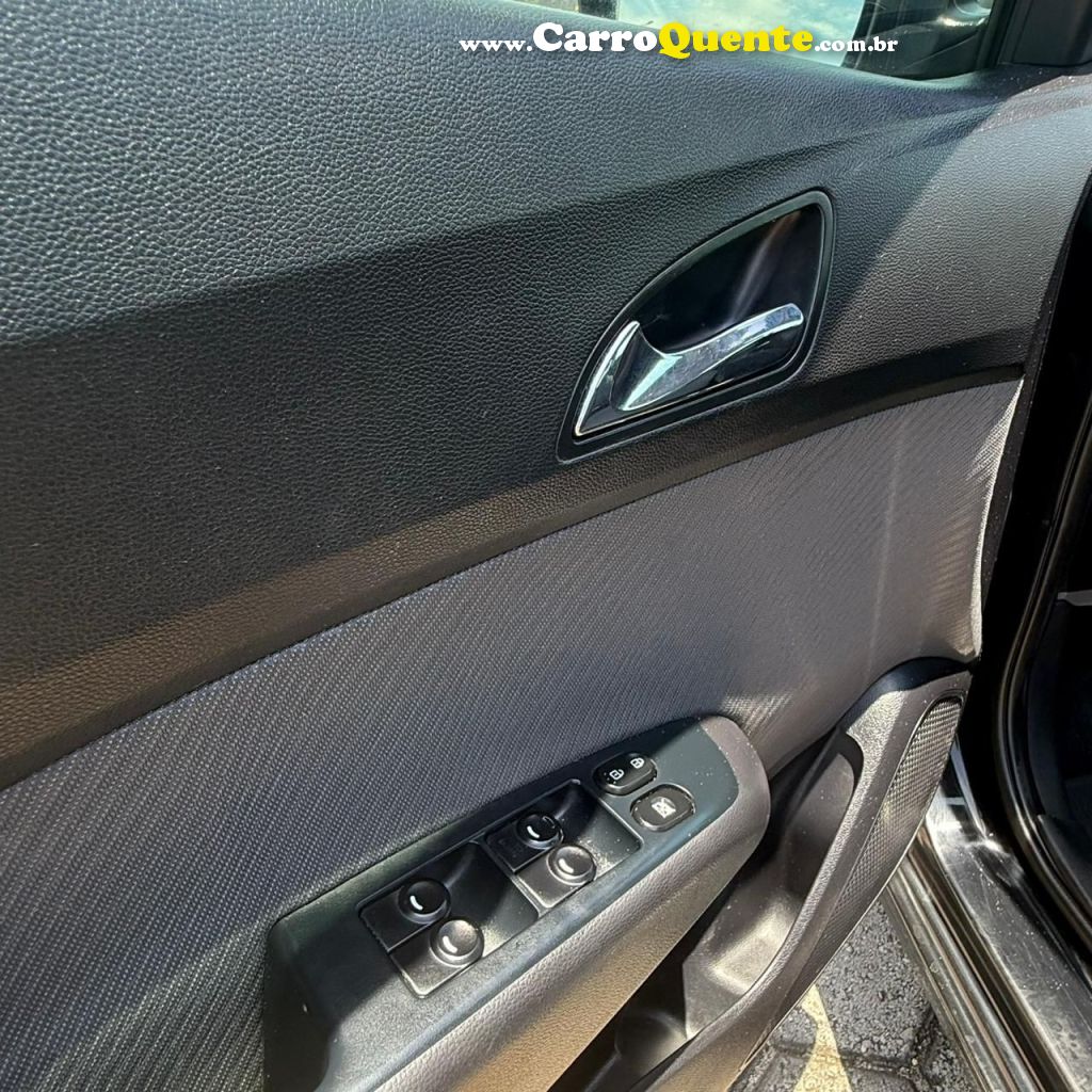 HYUNDAI HB20S 1.6 COMFORT PLUS 16V 2015 - Loja