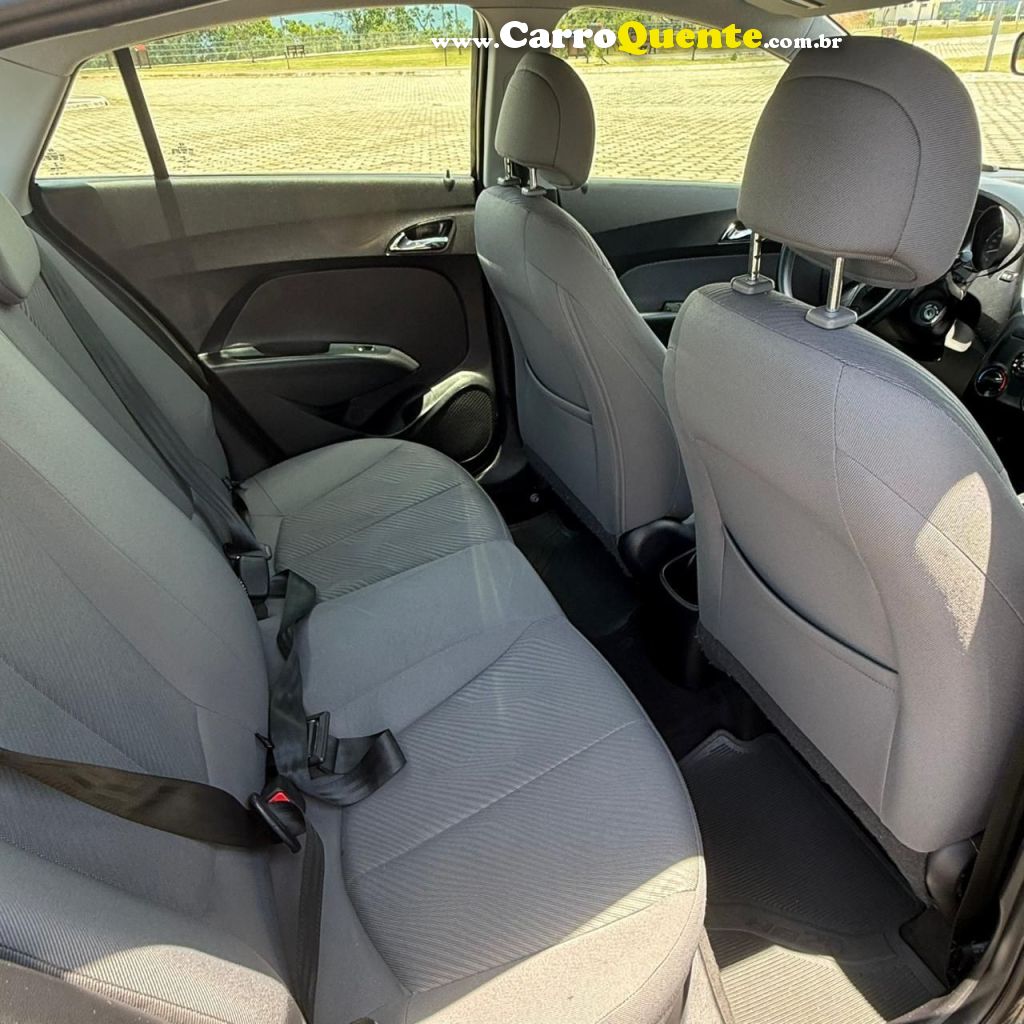 HYUNDAI HB20S 1.6 COMFORT PLUS 16V 2015 - Loja