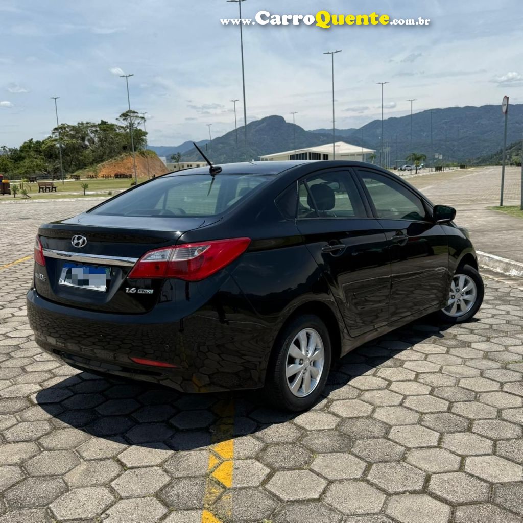 HYUNDAI HB20S 1.6 COMFORT PLUS 16V 2015 - Loja