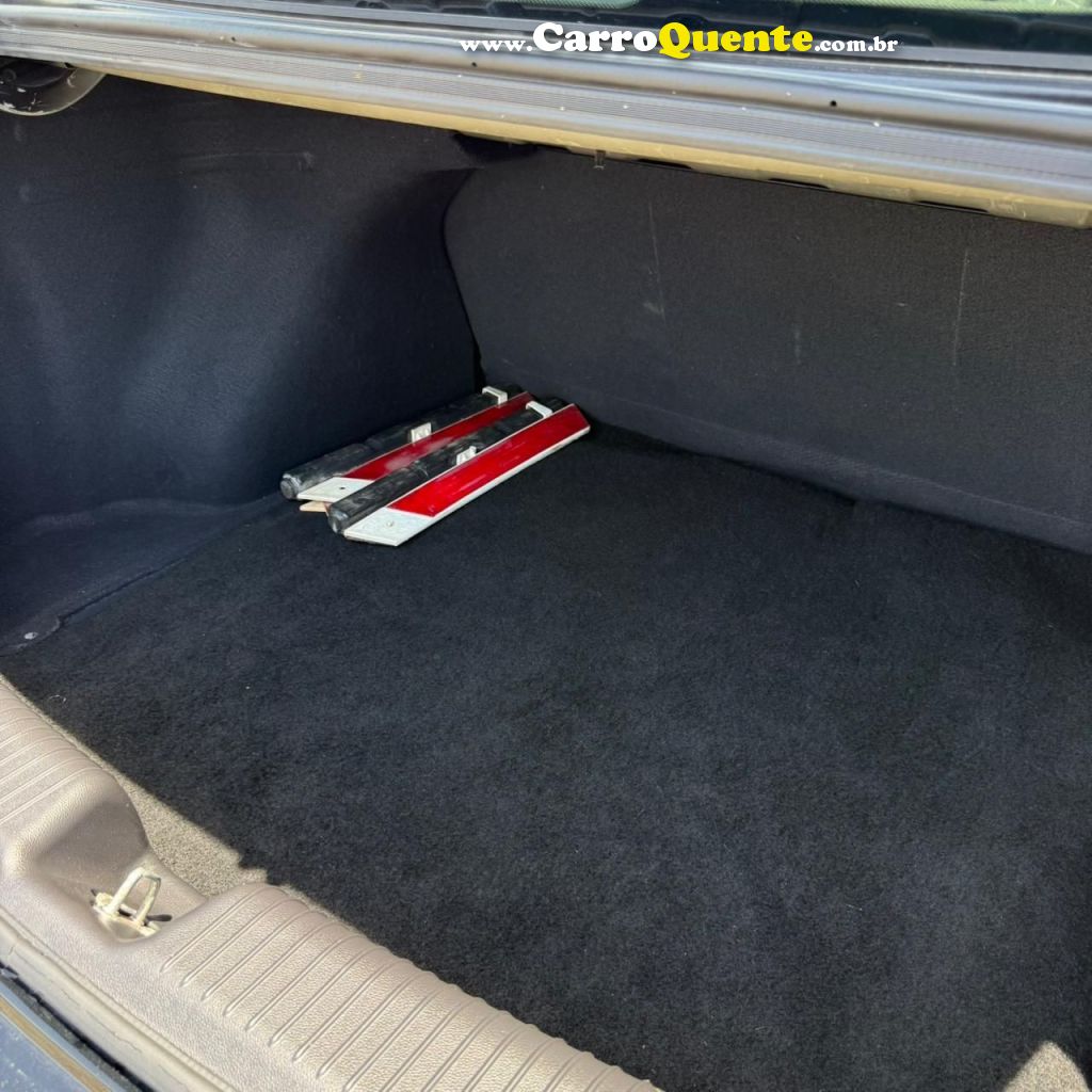 HYUNDAI HB20S 1.6 COMFORT PLUS 16V 2015 - Loja