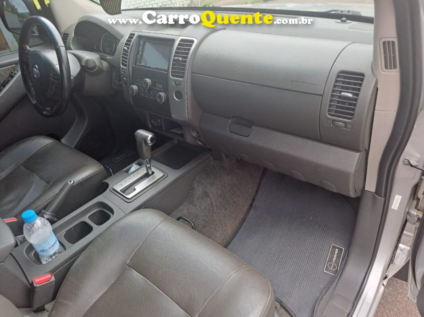Nissan FRONTIER 2.5 SL 4X4 CD TURBO ELETRONIC DIESEL 4P AUTOMÁTICO - Loja