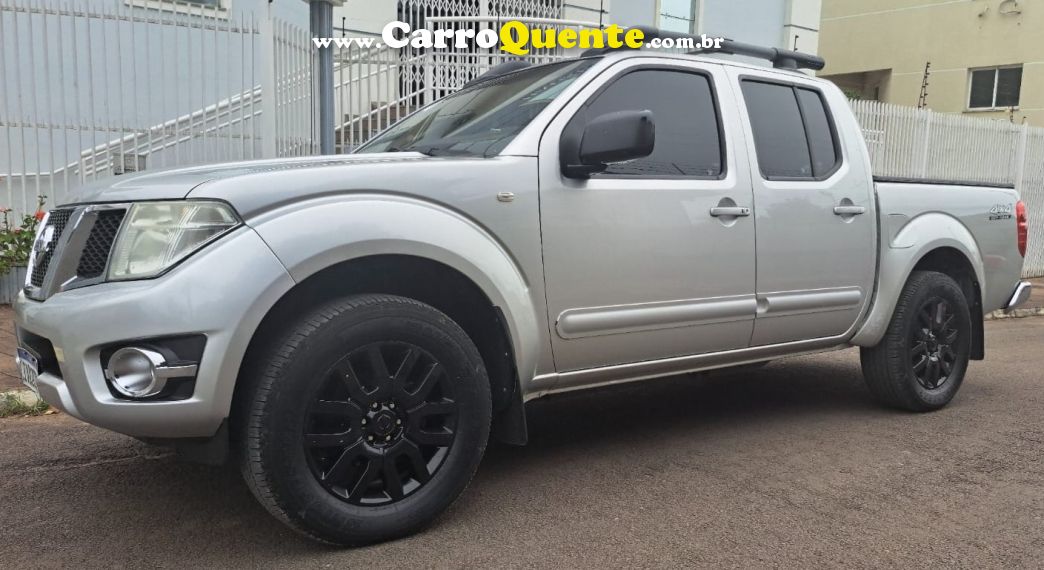 Nissan FRONTIER 2.5 SL 4X4 CD TURBO ELETRONIC DIESEL 4P AUTOMÁTICO - Loja