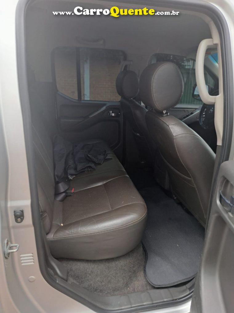 Nissan FRONTIER 2.5 SL 4X4 CD TURBO ELETRONIC DIESEL 4P AUTOMÁTICO - Loja
