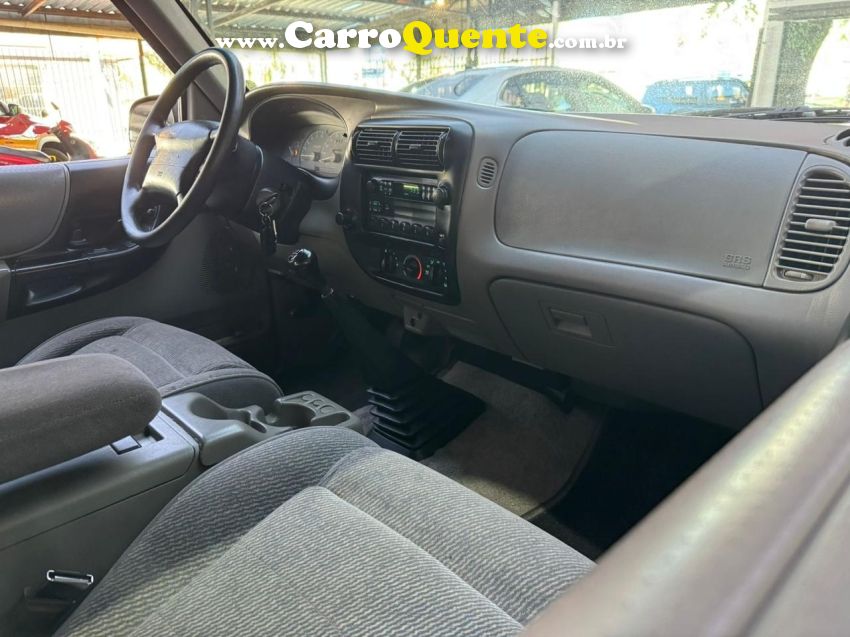 Ford RANGER 4.0 STX 4X2 CE V6 12V GASOLINA 2P MANUAL - Loja