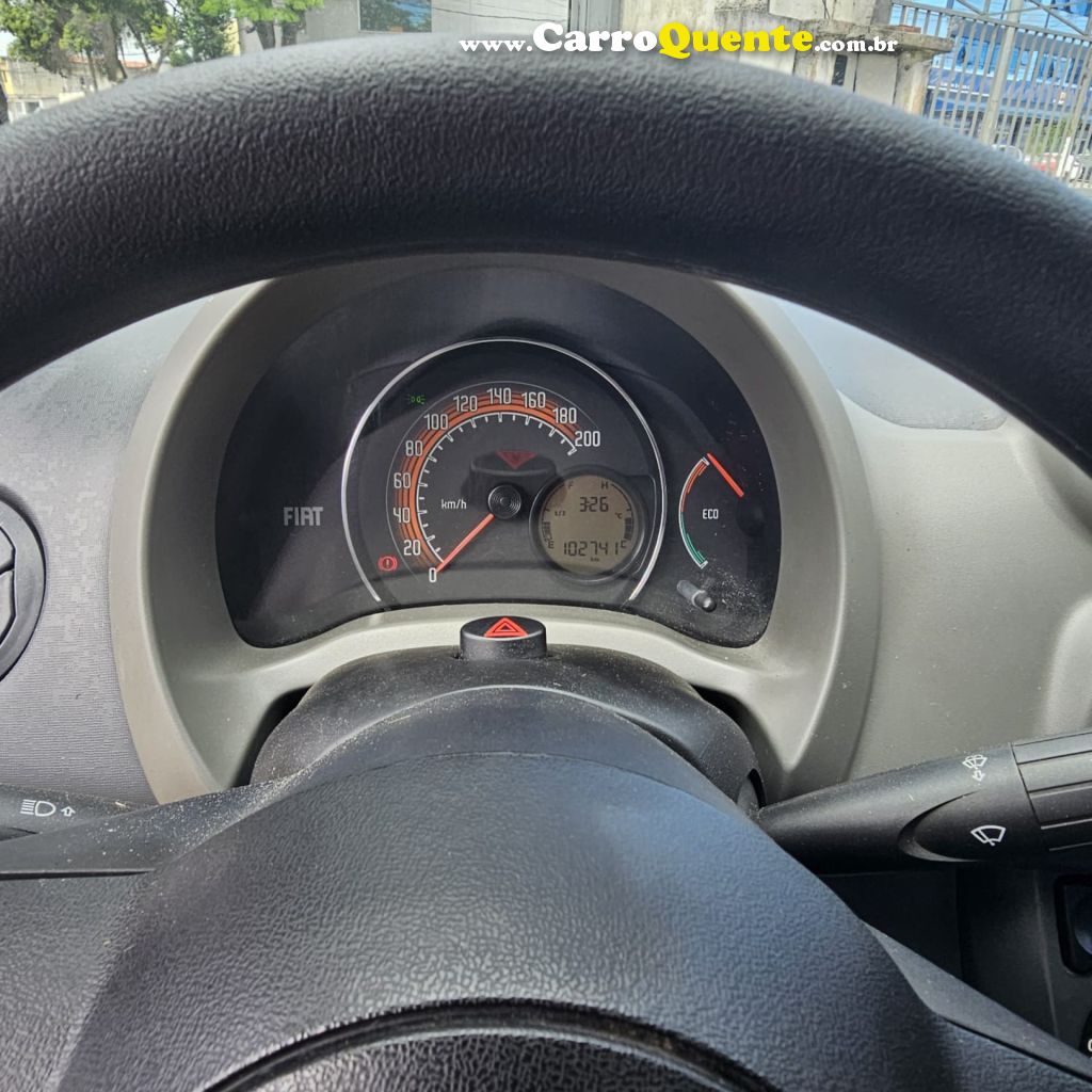 FIAT   UNO VIVACE CELEB. 1.0 EVO F. FLEX 8V 3P   BRANCO 2015 1.0 FLEX - Loja
