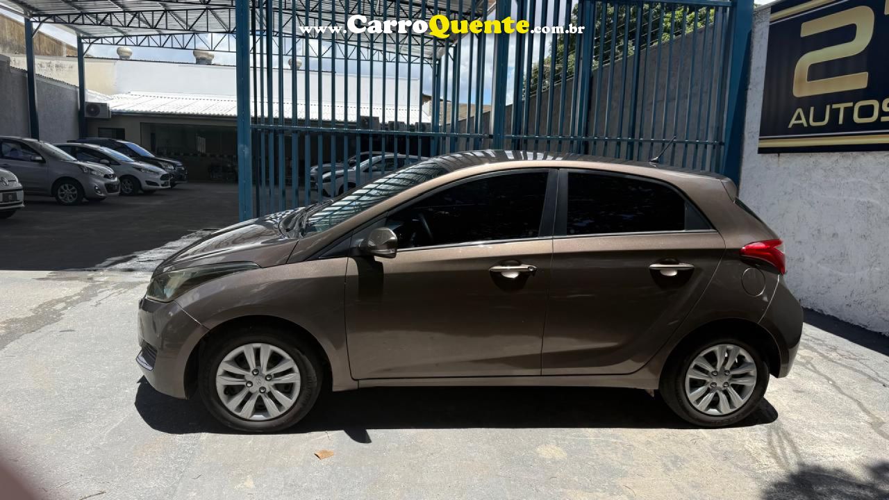 HYUNDAI   HB20 C.C.PLUSC.STYLE 1.6 FLEX 16V MEC.   MARROM 2016 1.6 FLEX - Loja